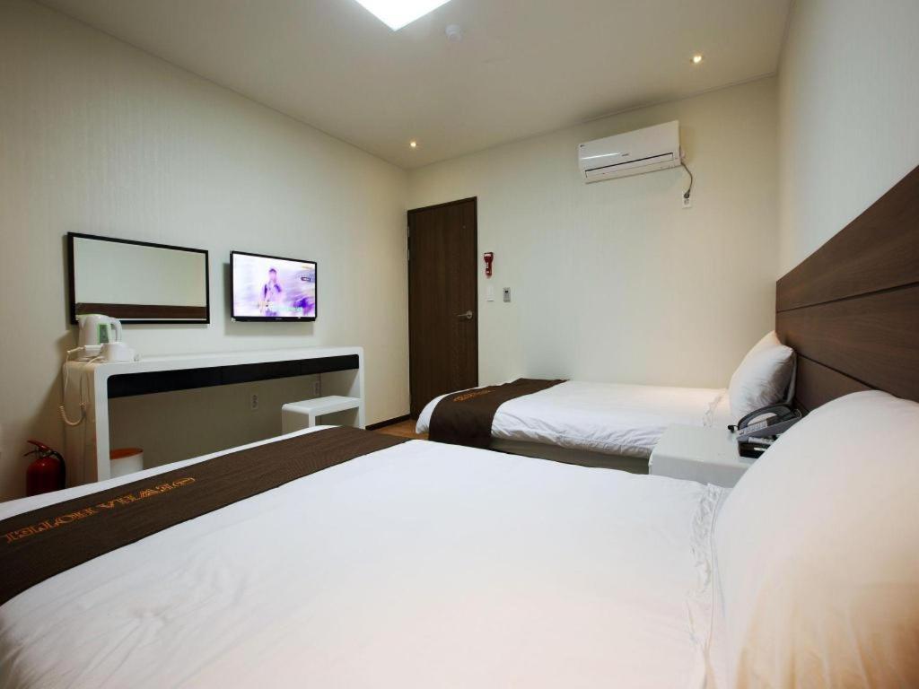 Ewha Hotel Czedżu Zewnętrze zdjęcie