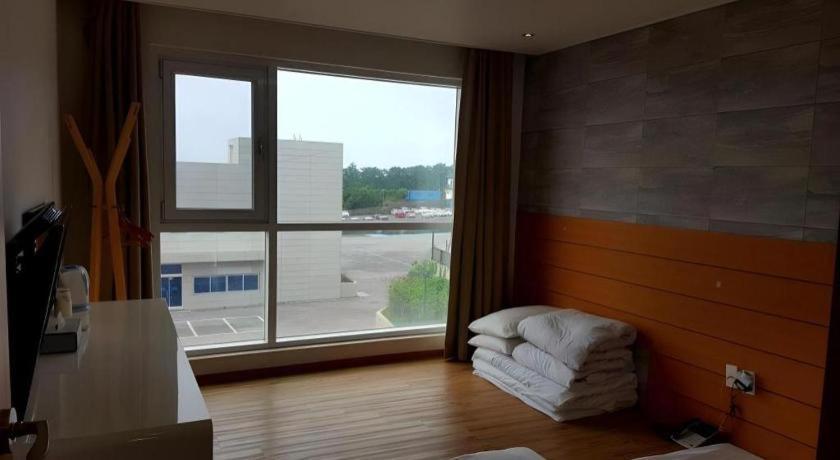 Ewha Hotel Czedżu Zewnętrze zdjęcie